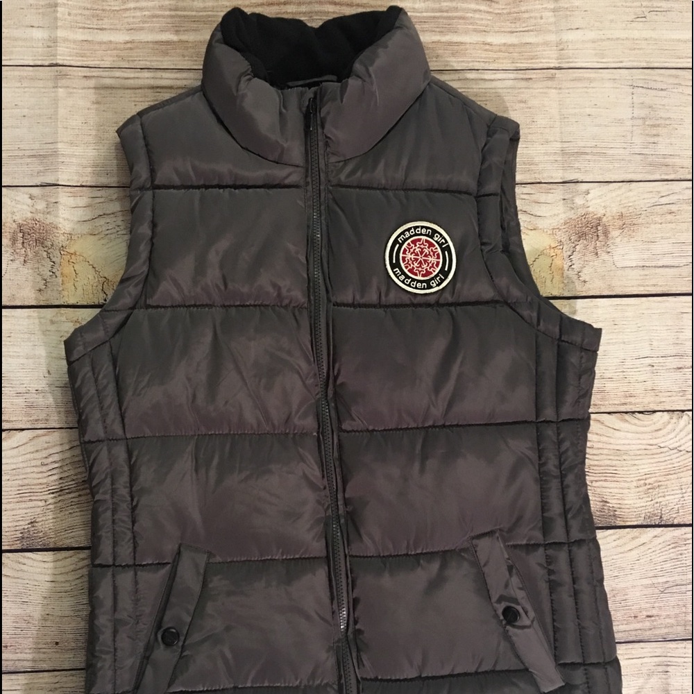 NWOT Madden Girl Puffer Vest Med!